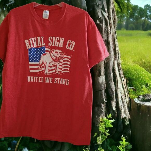 Men’s Large Red Patriotic Bulldog USA Flag Tee Rival Sign Co Texas Pride - Picture 1 of 5